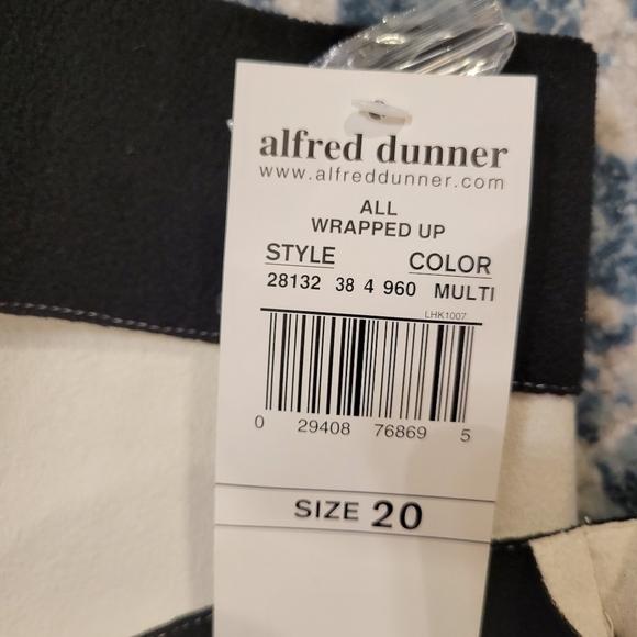 NWT Alfred Dunner Faux Suede White & Black Embroidered Pennylane Coat - Picture 8 of 8